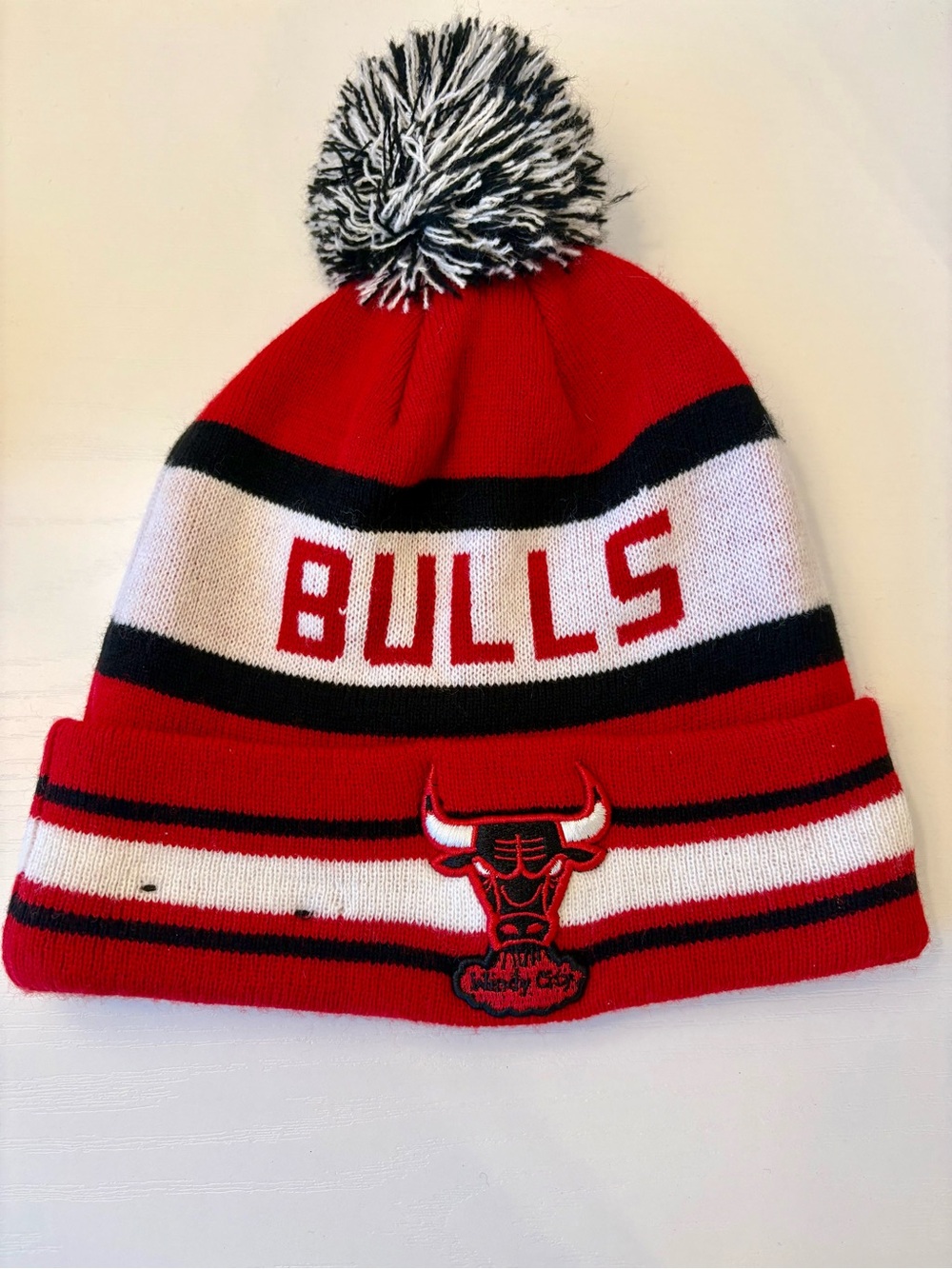Chicago Bulls Red Pom Knit Beanie